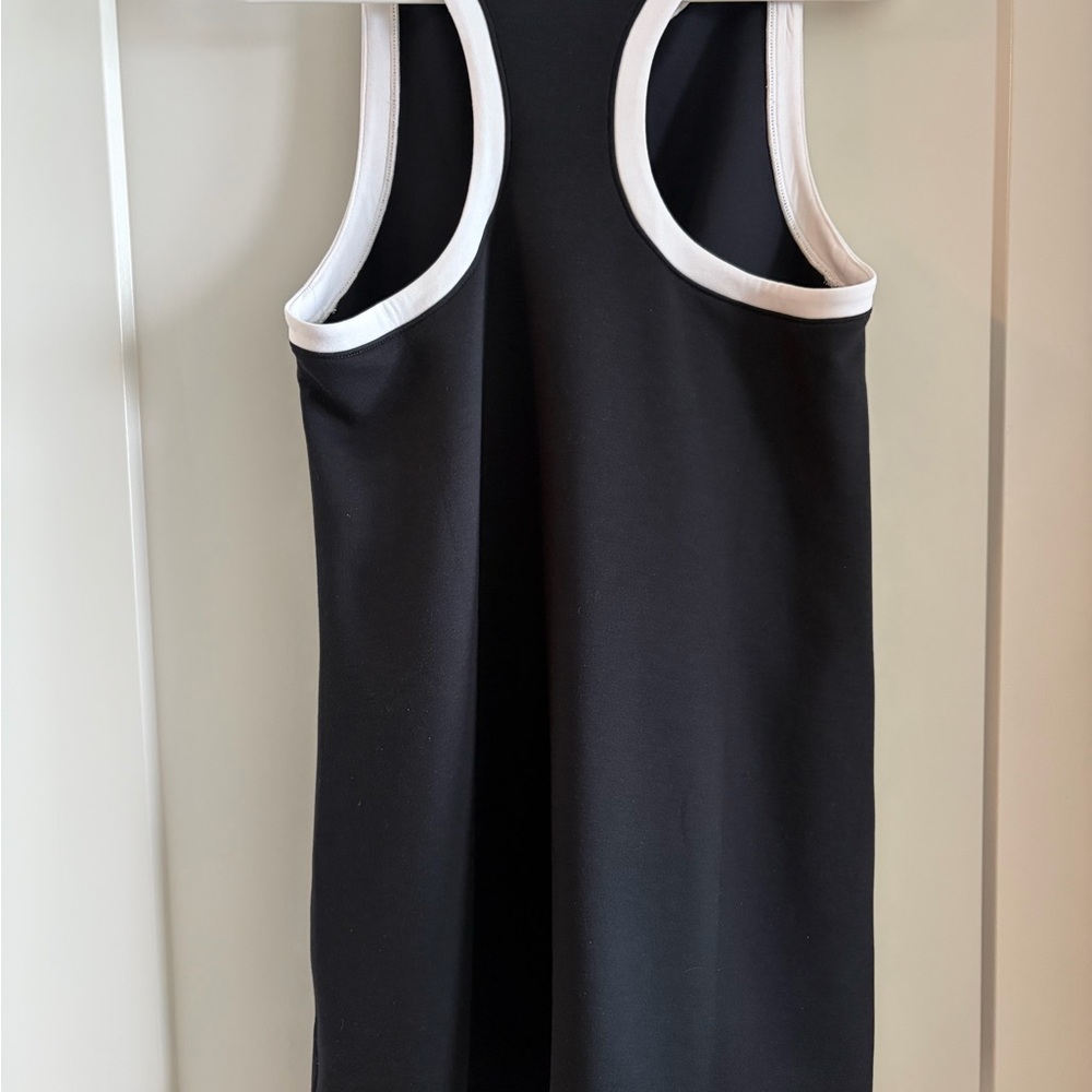 Black and White Sleeveless Dress - Picture 2 of 3